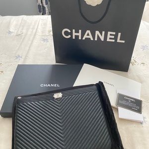 Authentic CHANEL Medium Chevron Boy O Case